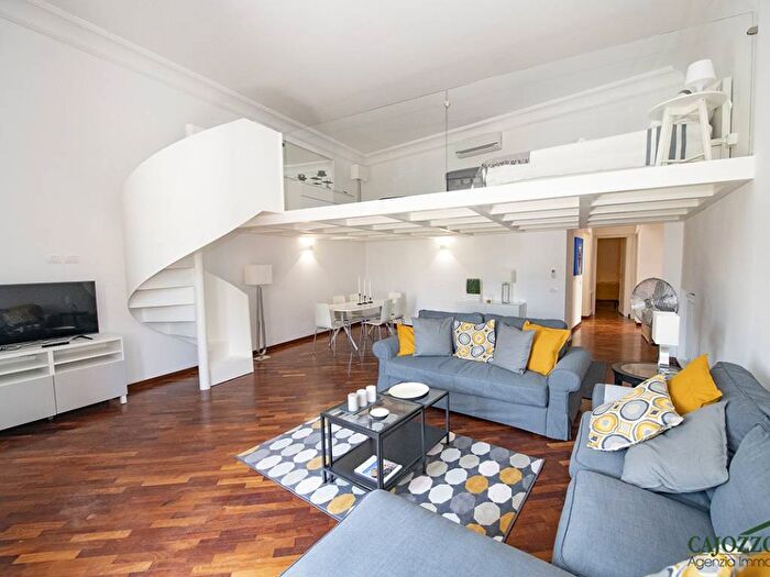 Appartamento quadrilocale in affitto in Via Castrofilippo, Kalsa, Palermo