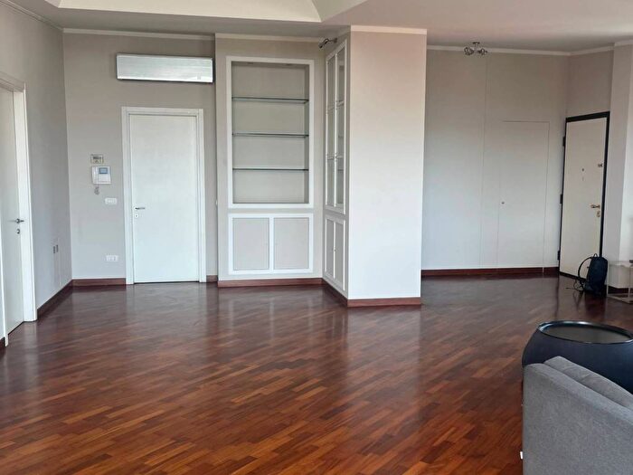 Appartamento quadrilocale in affitto in Via Felice Cavallotti, Centro, Gallarate