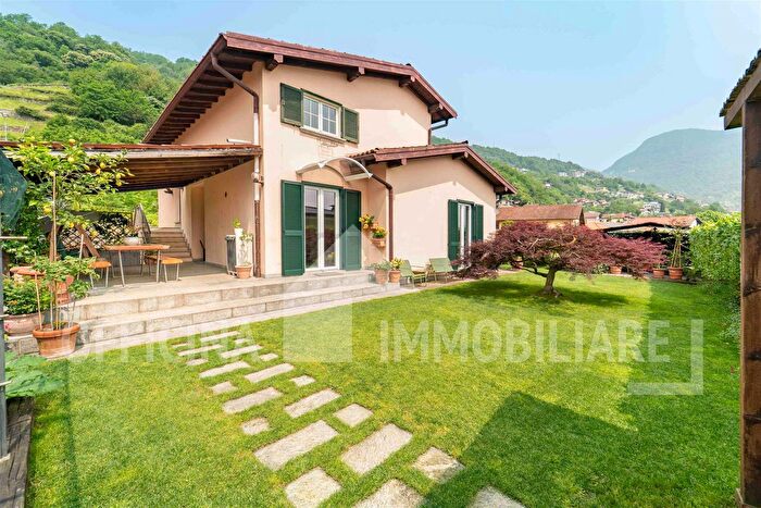 Casa con 7 locali in vendita in Via Gorgotto, Gravedona ed Uniti