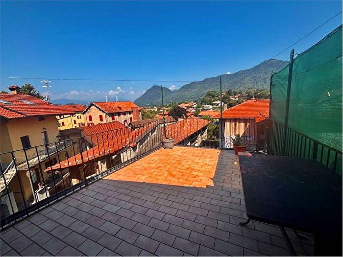 Appartamento bilocale in affitto in Via Biasini, Azzio