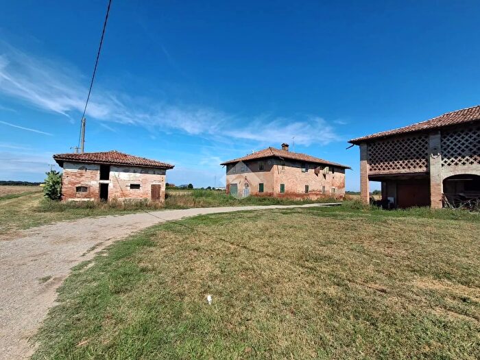 Casa con 8 locali in vendita in Via Noce, Castelfranco Emilia