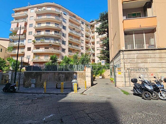 Appartamento trilocale in affitto in Via Gino Doria, Vomero, Napoli