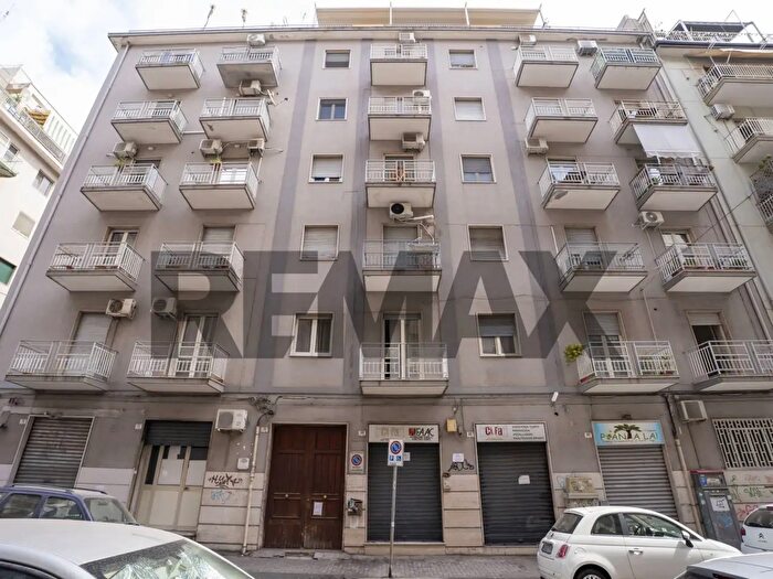 Appartamento trilocale in vendita in Via Padova, Catania