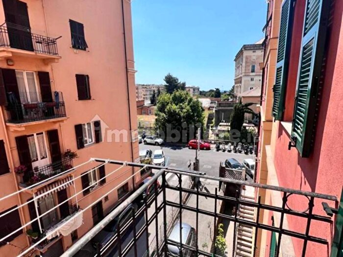 Appartamento con 5 locali in affitto in Via Rodi, Albaro, Genova