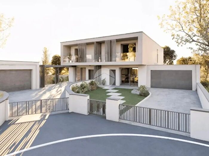 Casa con 5 locali in vendita in Parma