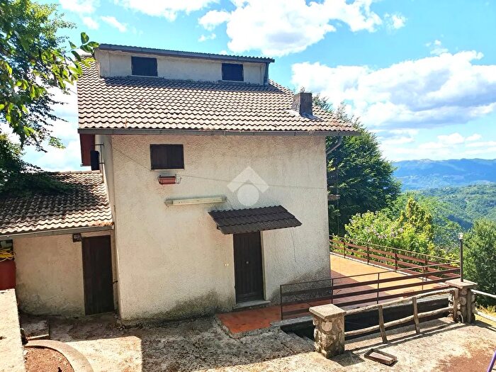 Casa quadrilocale in vendita in Via del Fontanile, Serrone