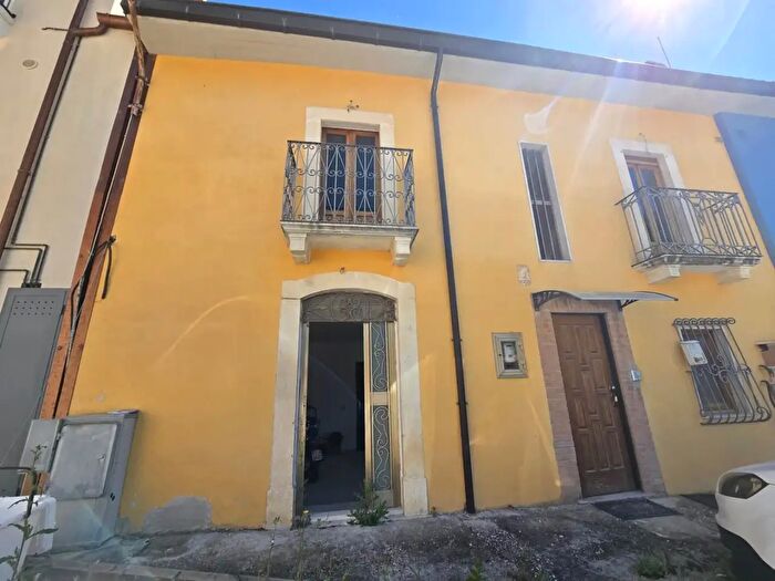 Casa trilocale in vendita in Via SCipriano Snc, LAquila