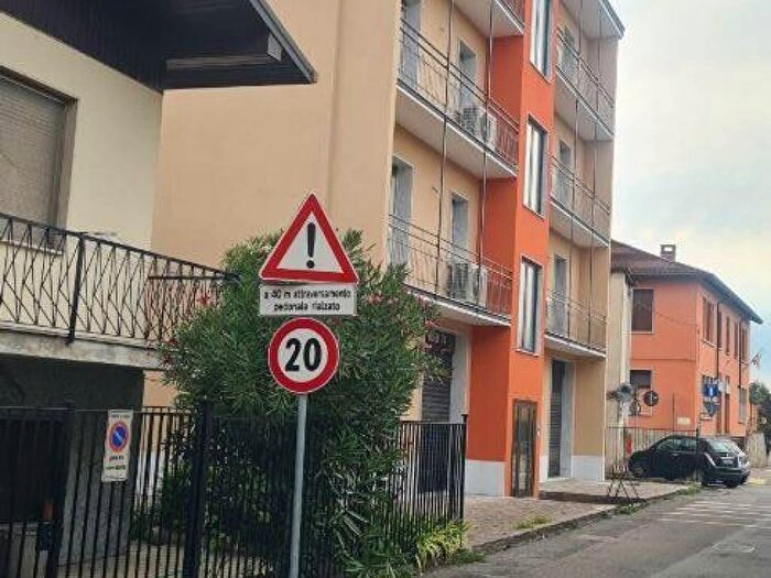 Appartamento bilocale in affitto in Via Giuseppe Garibaldi, Centro, Rosate