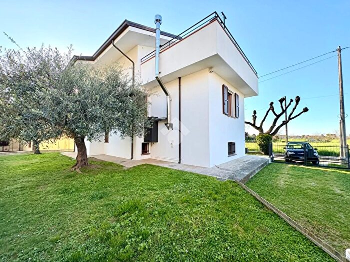 Casa con 5 locali in vendita in Via Casale SantErmete, Santarcangelo Di Romagna