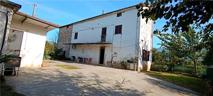 Casa con 5 locali in vendita in Esperia