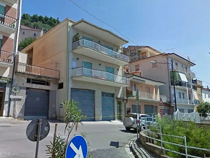 Appartamento con 6 locali in vendita in Via Daniele Manin, Sala Consilina