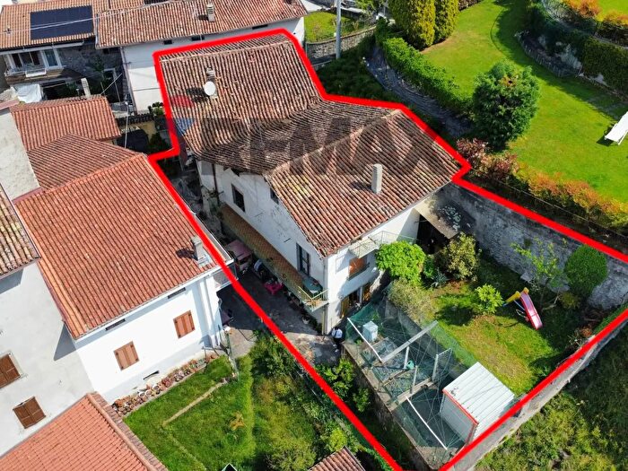 Casa con 5 locali in vendita in Artogne