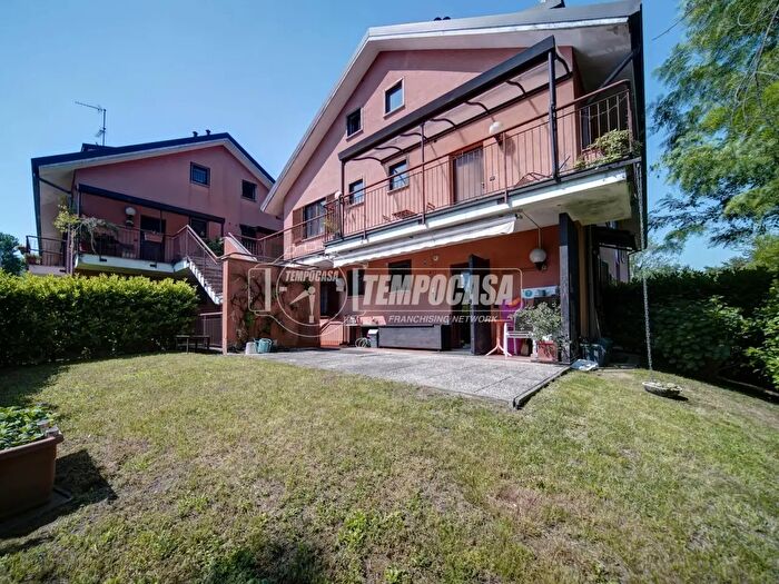 Appartamento bilocale in vendita in Via Alcide De Gasperi, Besnate