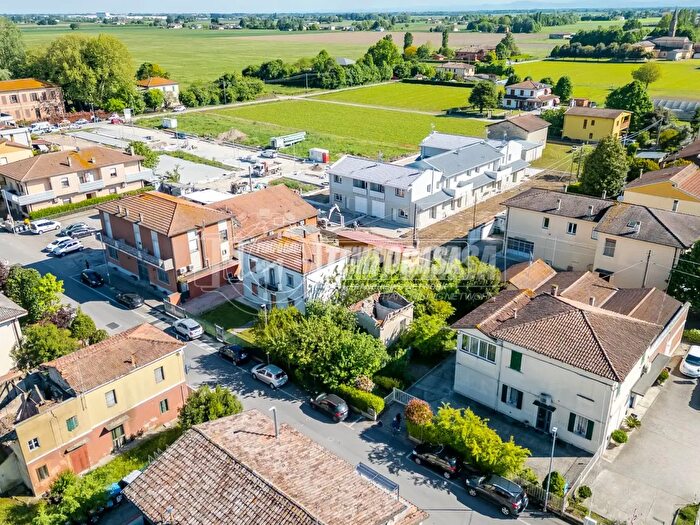 Appartamento bilocale in vendita in Via G Setti, San Pietro In Casale