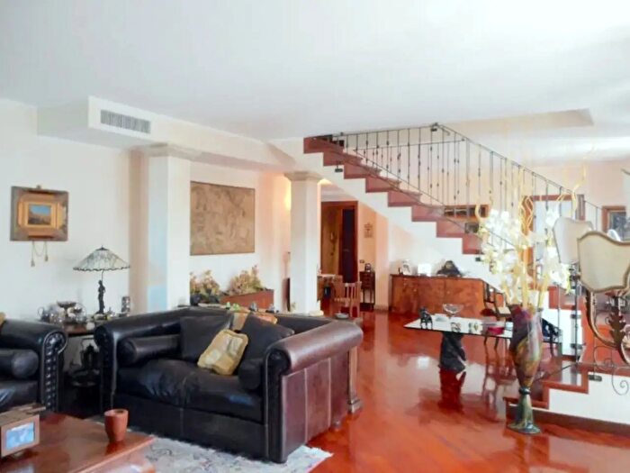 Appartamento con 5 locali in vendita in Via Vendramini, Padova