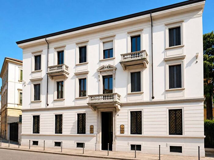 Appartamento monolocale in affitto in Via Bartolomeo Zucchi, Centro Storico, Monza