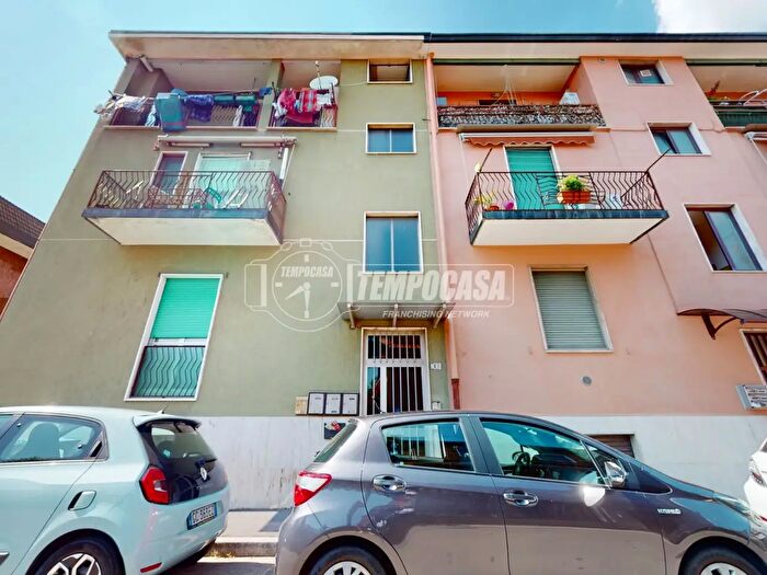 Appartamento trilocale in vendita in Via Vincenzo Bellini, Settimo Milanese