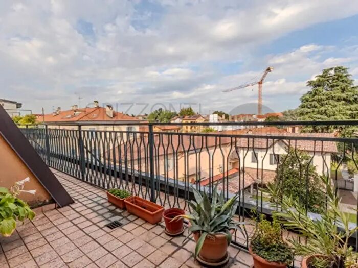Appartamento quadrilocale in vendita in Via Dante Alighieri, Cesano Boscone