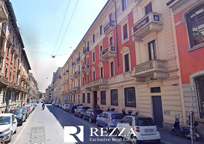 Appartamento quadrilocale in affitto in Via Spartaco, Montenero, Milano