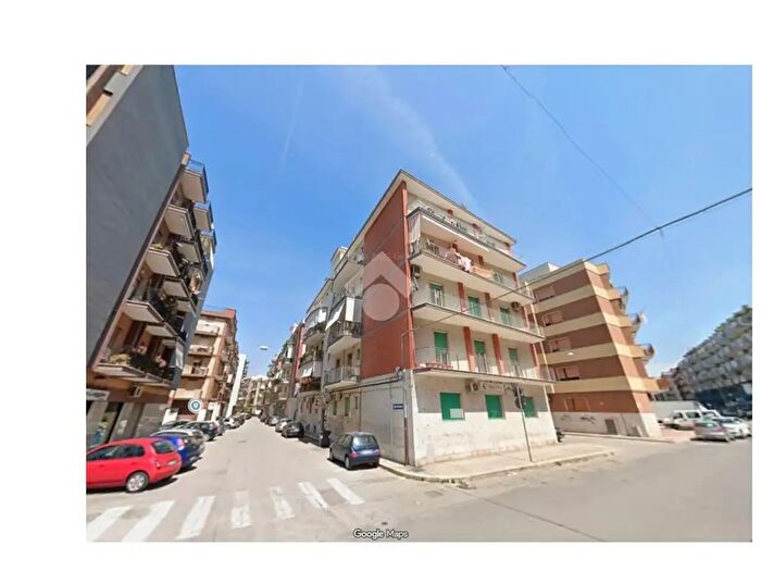 Appartamento con 5 locali in vendita in Via Vittorio Veneto, Trani