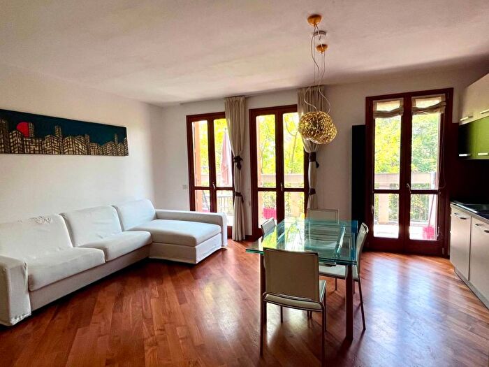 Appartamento trilocale in affitto in Via Magolfa, Navigli Darsena, Milano