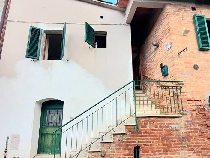 Appartamento trilocale in affitto in Isola d'Arbia, Siena