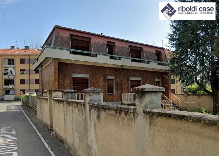 Case in Vendita e in Affitto - 2