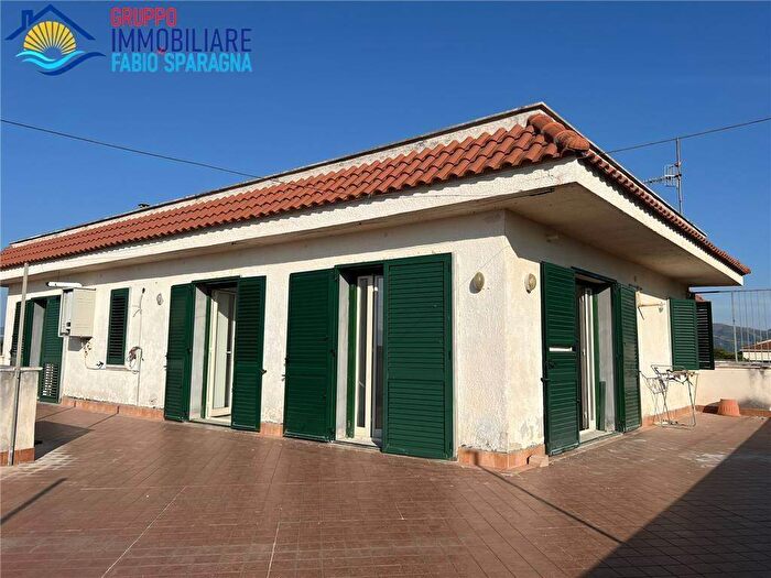 Appartamento con 6 locali in vendita in Via degli Oleandri, Baia Domizia, Sessa Aurunca