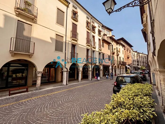 Appartamento quadrilocale in vendita in Vicenza