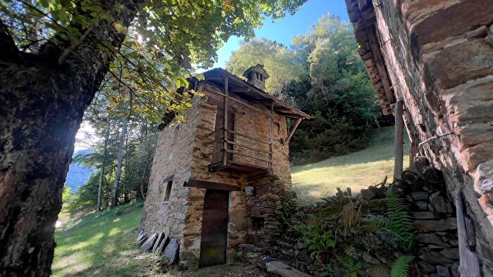 Casa con 5 locali in vendita in Pedesina