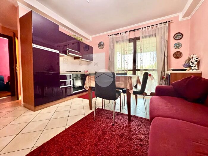 Appartamento quadrilocale in vendita in Via Portopalo di Capo Passero, Roma