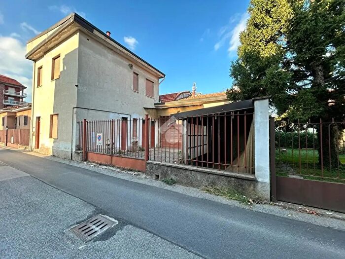 Casa trilocale in vendita in Via Edmondo De Amicis, Gorgonzola