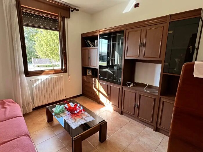 Casa con 7 locali in vendita in Via Santa Cecilia, Correzzola