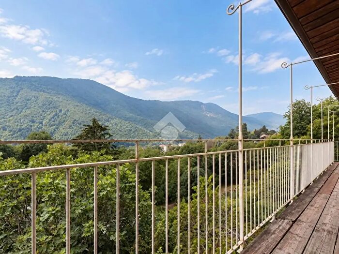 Appartamento trilocale in vendita in Via Giordanotti, Torre Pellice