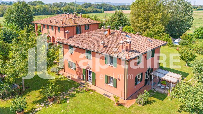 Casa con 9 locali in vendita in Via Fiumana Sinistra Castenaso, Castenaso