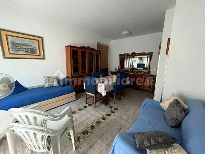 Appartamento trilocale in affitto in Villaggio Botterio, Calalunga Pietragrande, Montauro