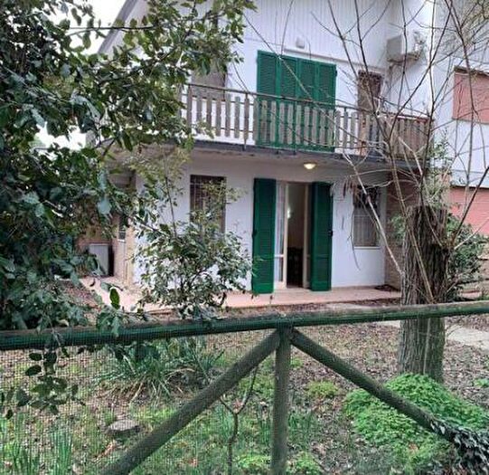 Casa trilocale in vendita in Via Oglio, Comacchio