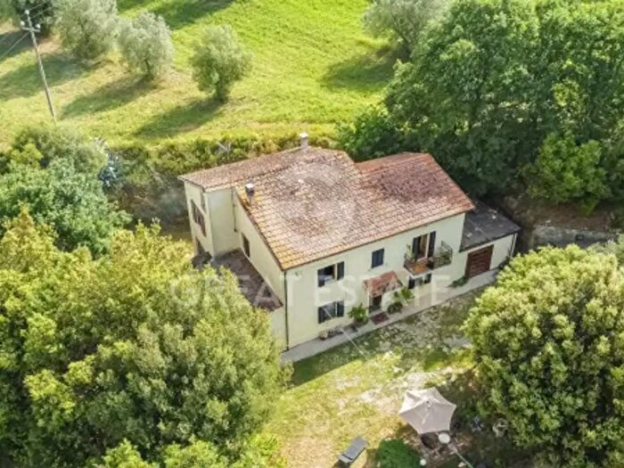 Casa con 6 locali in vendita in Orvieto