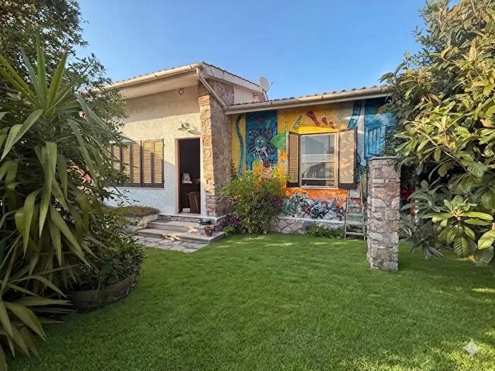 Casa quadrilocale in vendita in Rosignano Marittimo