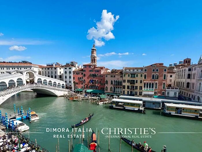 Appartamento con 9 locali in vendita in Venezia