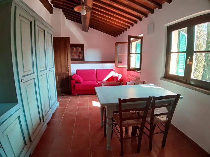 Casa con 5 locali in vendita in Camaiore