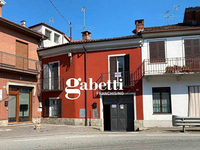 Appartamento con 5 locali in affitto in via roma, Centro, Castello di Annone