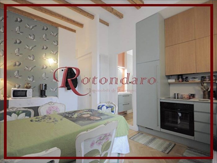 Appartamento trilocale in affitto in Corso S Gottardo, Corso San Gottardo, Milano