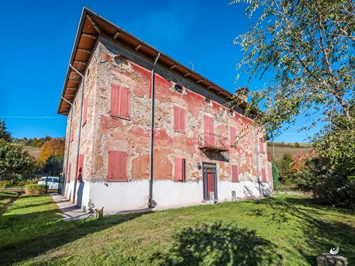 Casa con 5 locali in vendita in Via della Chiesa, Fiorano Modenese
