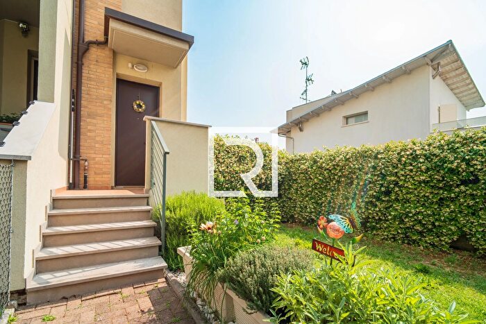 Casa trilocale in vendita in Forli