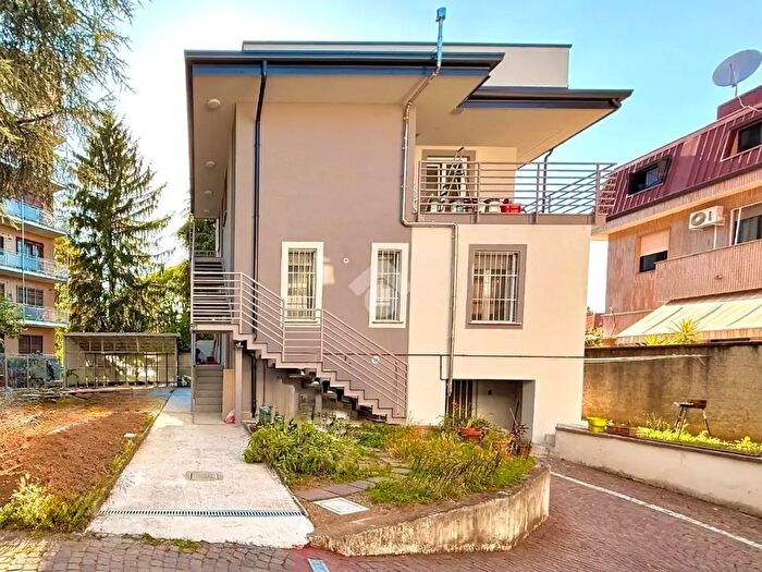 Casa quadrilocale in vendita in Via Piave, Vimodrone