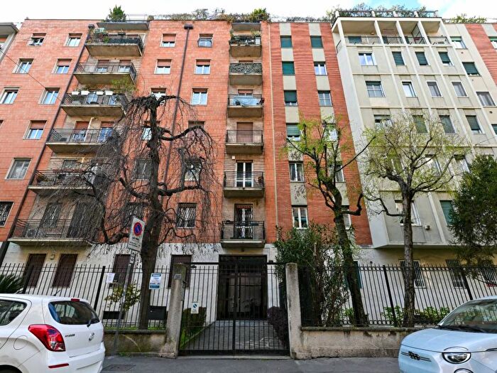 Appartamento trilocale in affitto in Via Antonia Pozzi, Monte Rosa Lotto, Milano