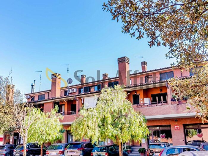 Appartamento bilocale in affitto in Via degli Strauss, Infernetto, Roma