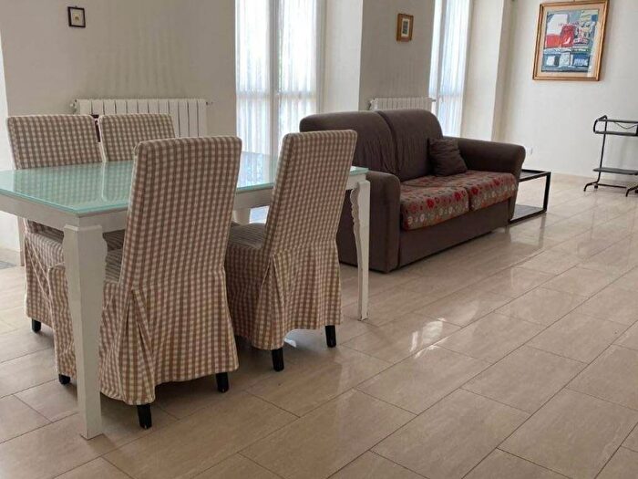 Appartamento bilocale in affitto in Via Felice Cavallotti, Centro, Varese