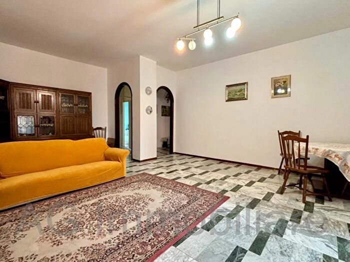 Appartamento trilocale in affitto in Via Brigata Cesare Battisti, Verbania